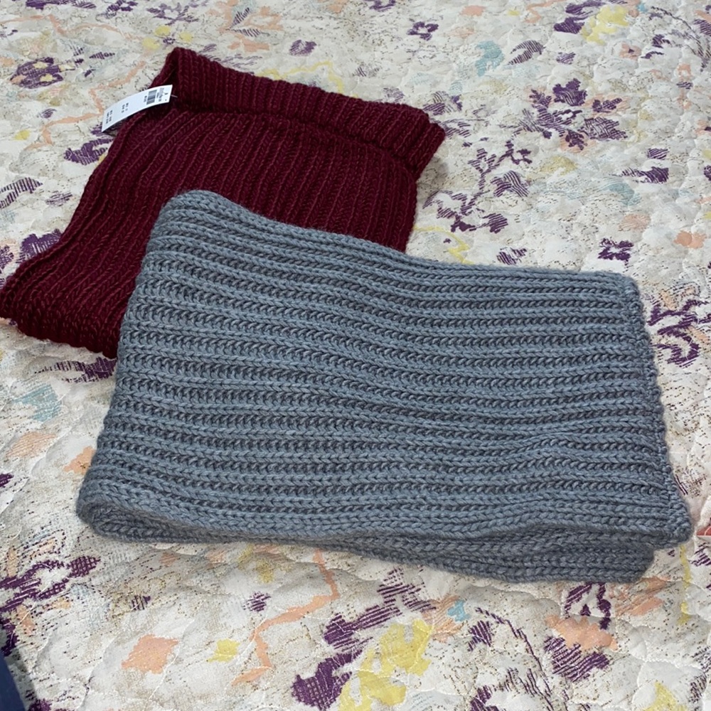 2 Hollister Infinity scarves